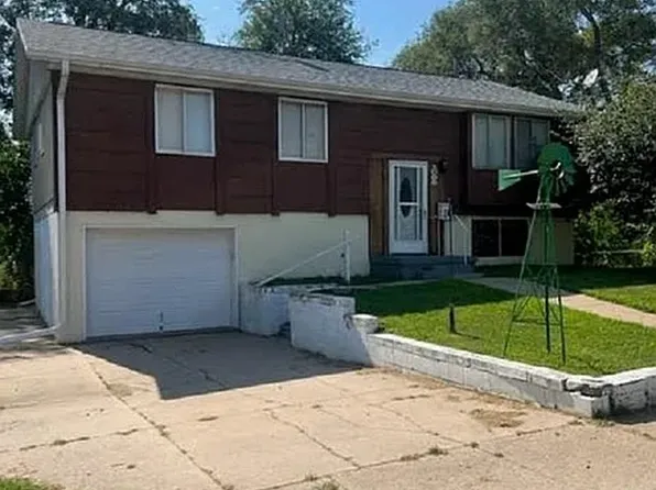 3006 Wayne St, Bellevue, NE 68005