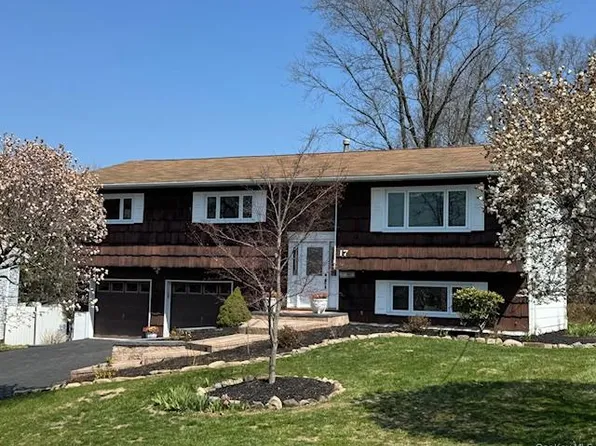 17 Ross Lane, Middletown, NY 10941