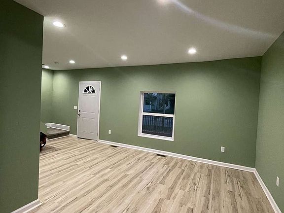 2nd image of 752 Diamond Ave