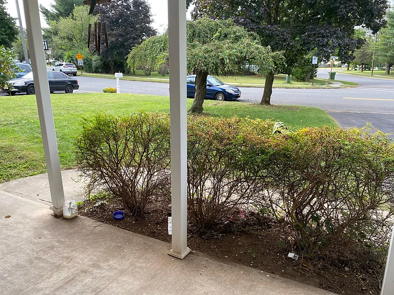 44 Woodbury Rd — Photo 8