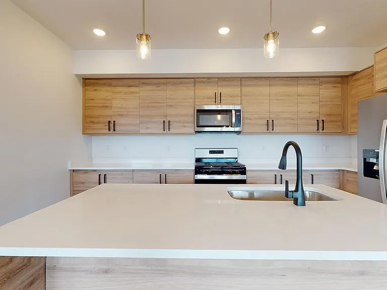 1266 S Sawmill Blvd — Photo 12