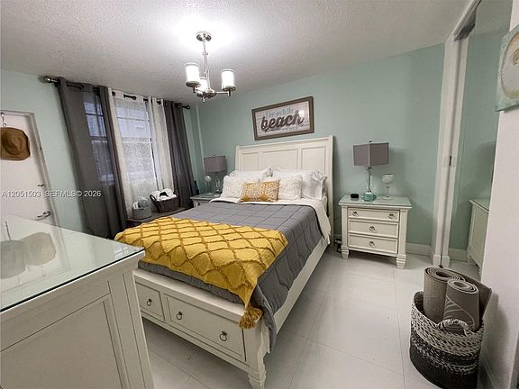 4th image of 335 Collins Ave APT 203