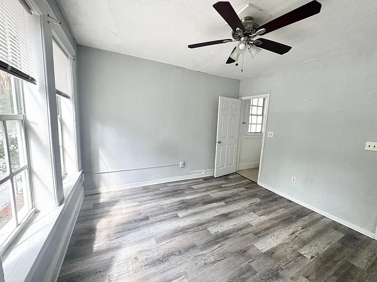 704 Cordova Dr #7 — Photo 11