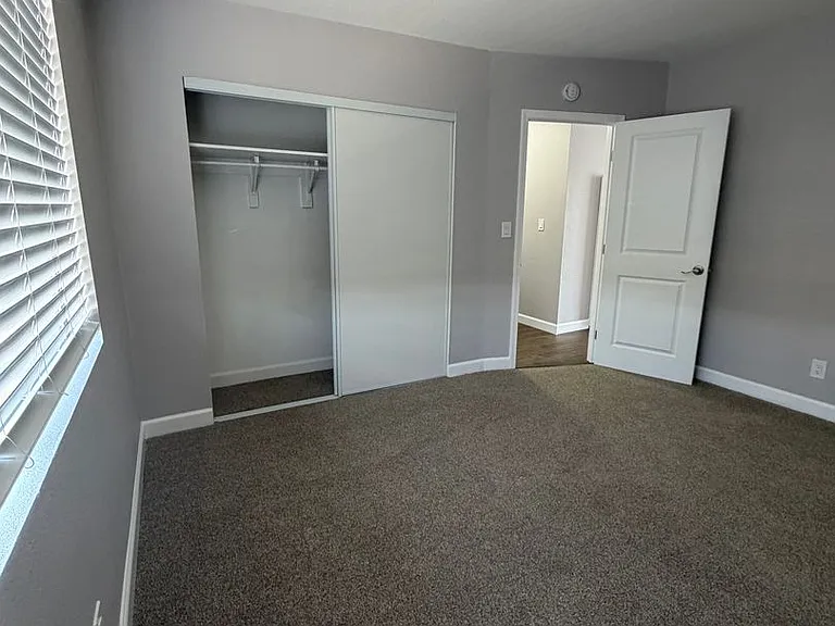 5916 Burnham Ave — Photo 18