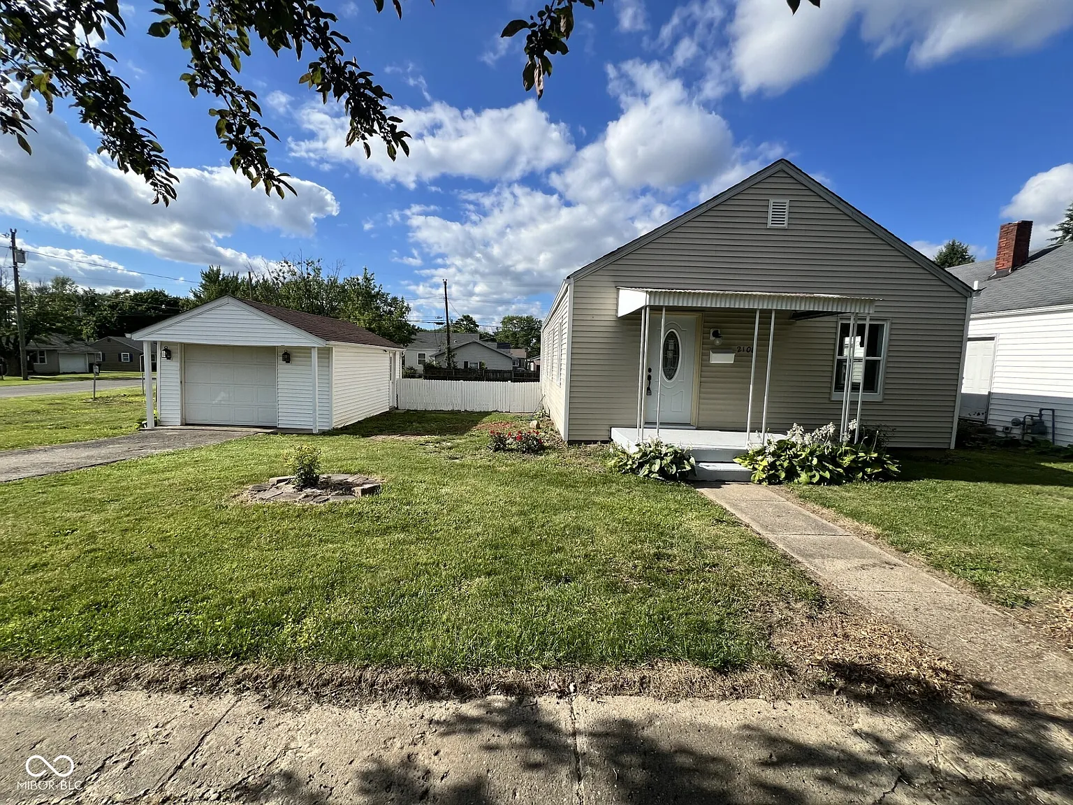 2108 Fairmont Ave photo 1
