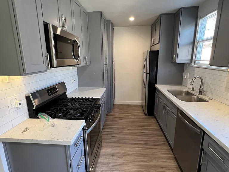 701 Park Ave — Photo 9