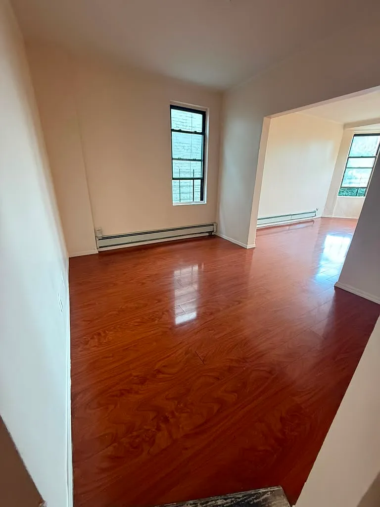 3 bed, 2351 sqft, $3,800 — Photo 2