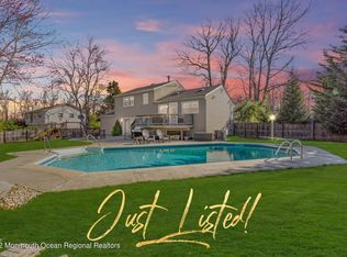 30 Tarrytown Rd, Manalapan, NJ 07726