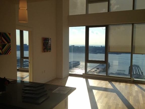 4th image of 550 W 54th St Ph C