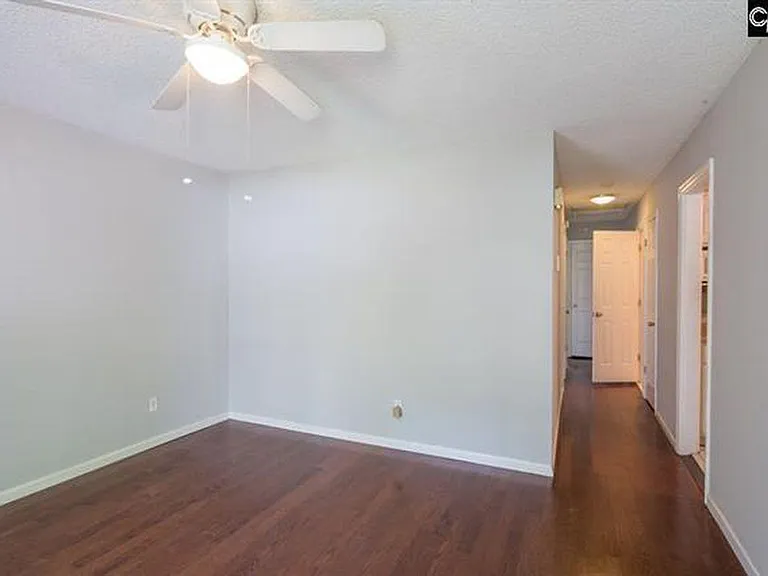 98 Riverview Ct — Photo 5