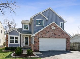 21415 W Willow Rd, Lake Zurich, IL 60047