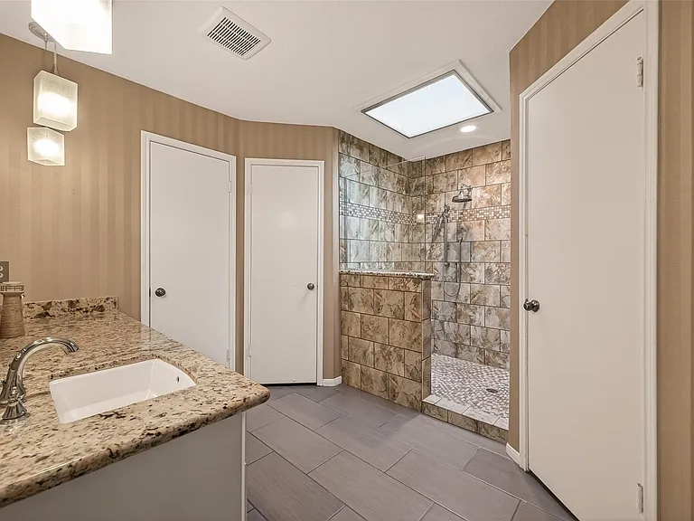 7527 N Hollow Cir — Photo 32