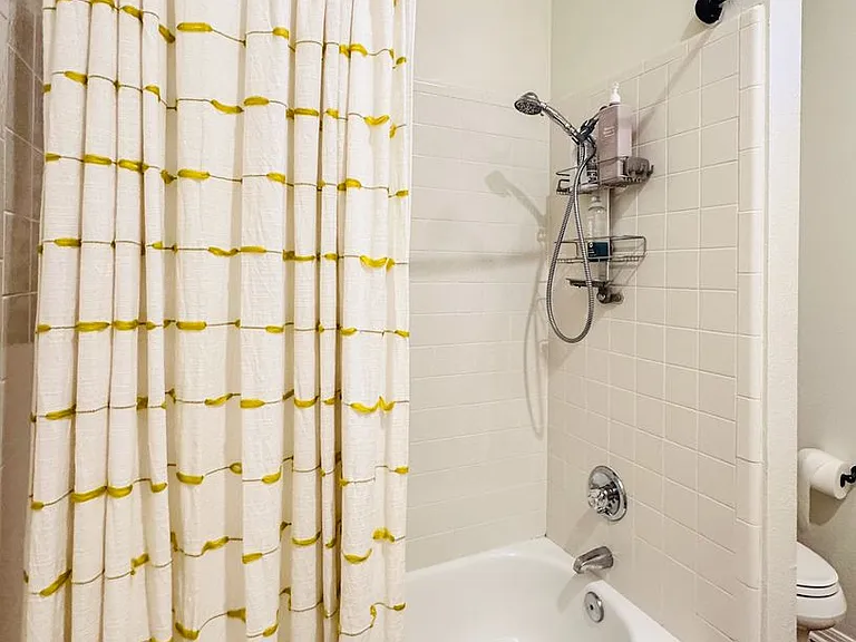 2910 Edgewater Dr — Photo 31