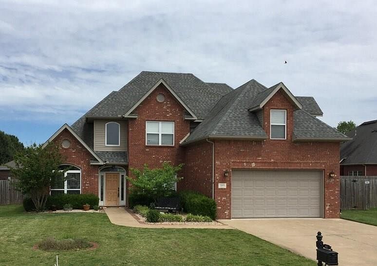 1st image of 611 SE Jamaica Dr