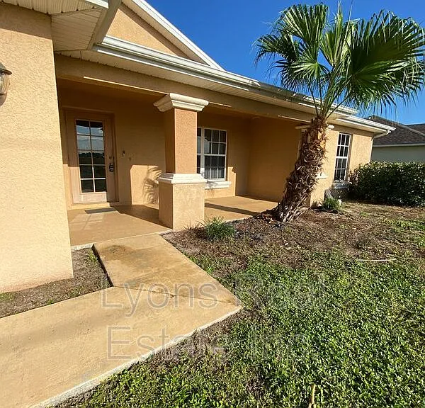 1104 NW 11th Pl — Photo 3