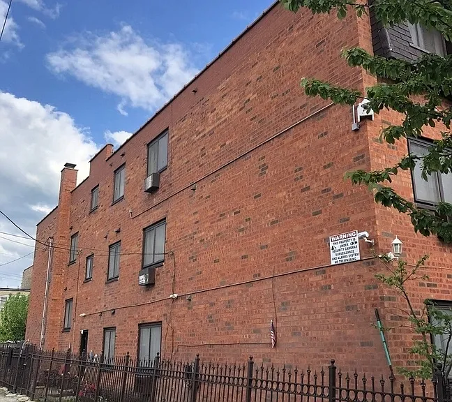 6163 N Leavitt St #B — Photo 11
