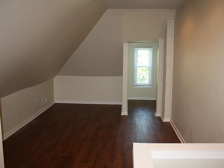 1466 Indianola Ave — Photo 26
