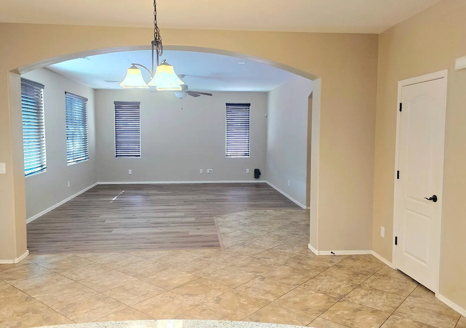 4 bed, 2.5 bath, 3692 sqft, $3,500 — Photo 4