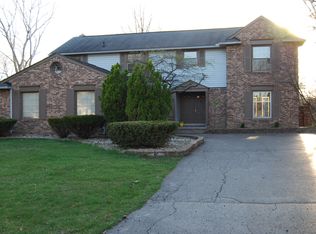 2124 Hidden Lake Dr, West Bloomfield, MI 48324