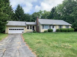 10 Porra Ln, North Grosvenordale, CT 06255