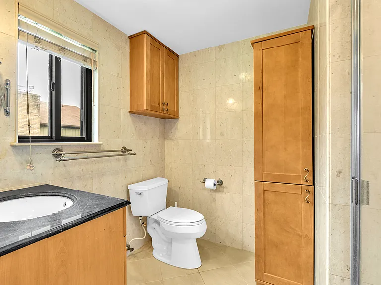 38 Park St #4D — Photo 10