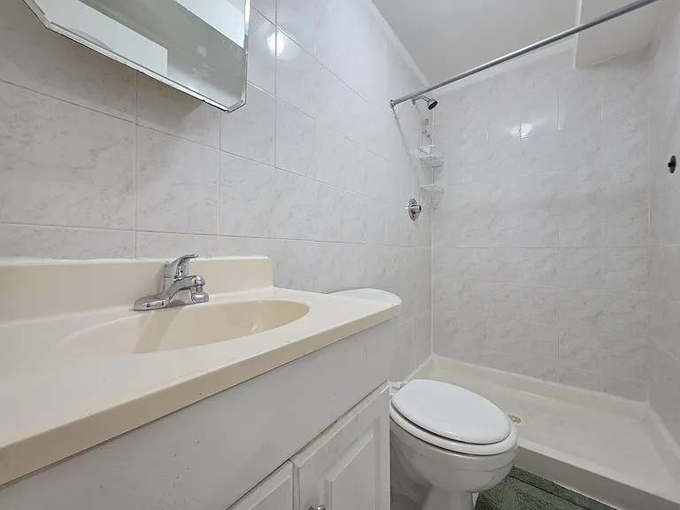 250 Maryland Ave #1 — Photo 4