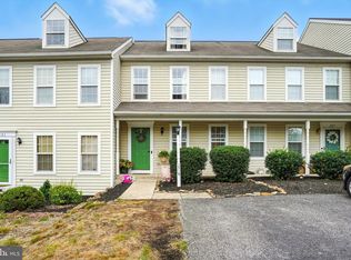 2719 Woodmont Dr, York, PA 17404