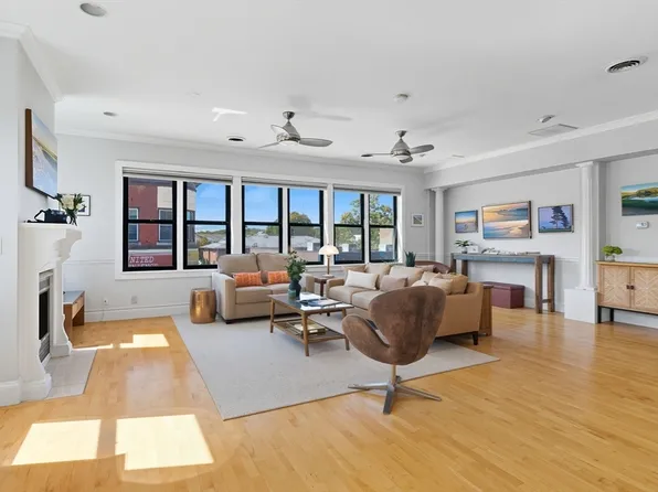 6 Cushing St APT 1, Waltham, MA 02453