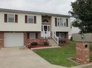 129 Danville Ln, Hurricane, WV 25526