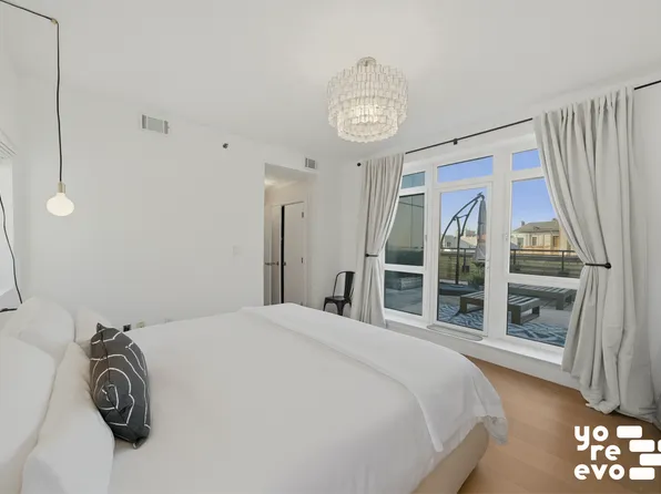 35 Underhill Avenue image 6 of 10