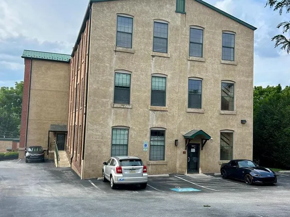 541 Washington Ave APT 202, Phoenixville, PA 19460