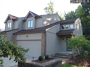 122 Cricket Ln, Cortland, OH