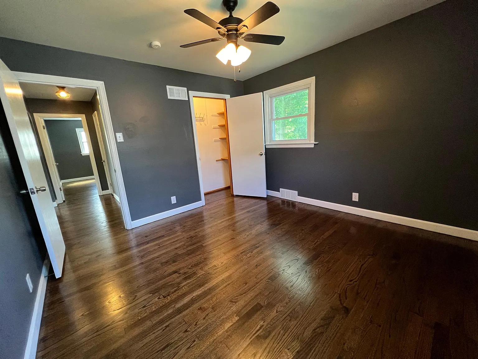2 bed, 936 sqft, $1,600 — Photo 3