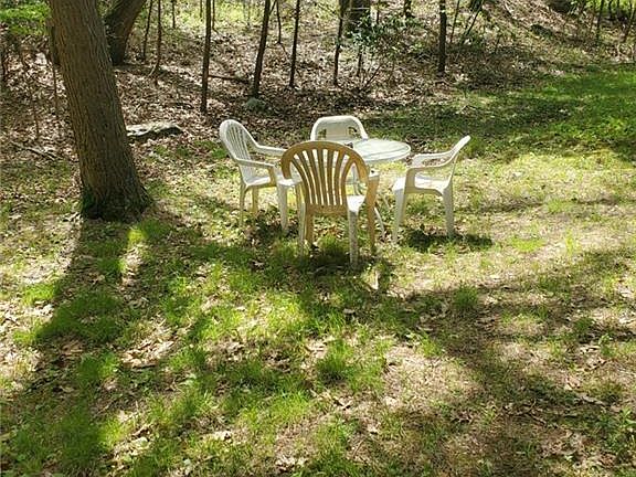 4th image of 65 Acorn Ln
