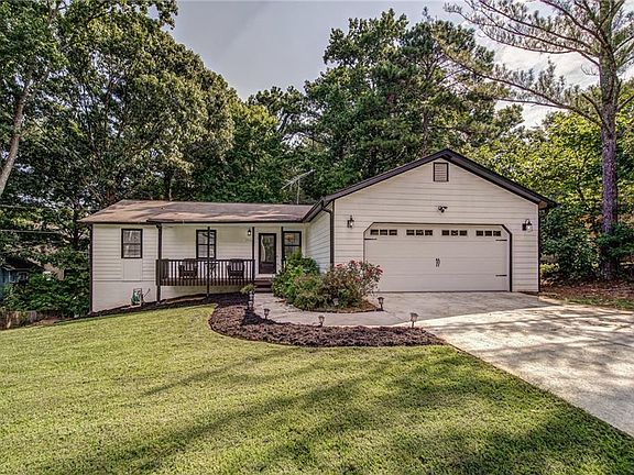 4th image of 2710 Herron Cir