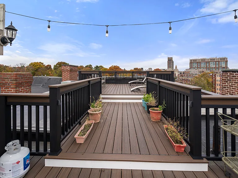 1011 Beacon St #4 — Photo 18