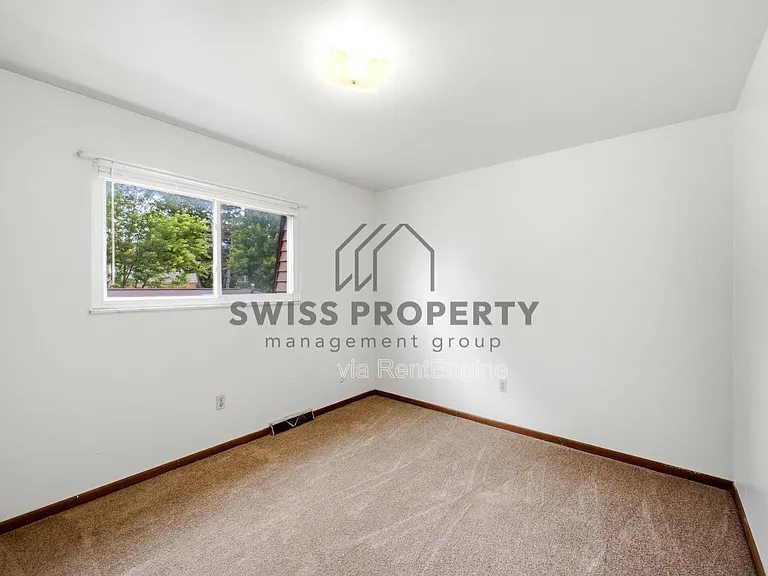 1577 Briarwood Ave — Photo 13