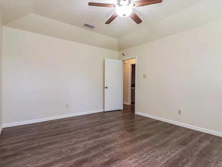 1124 W Hills Ter — Photo 8