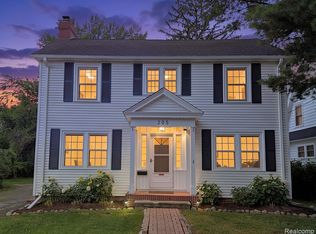 205 E Iroquois Rd, Pontiac, MI 48341