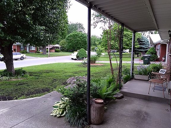 featured landscape at entry