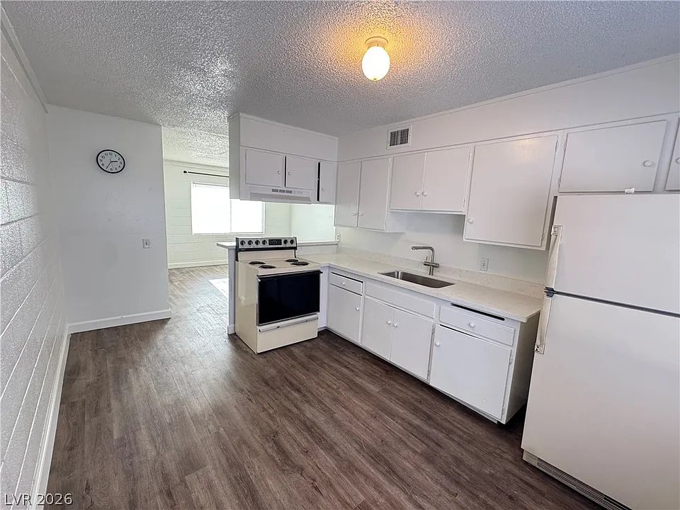 206 Kola St #3