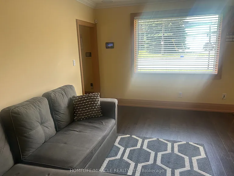 31 Bowman St — Photo 3