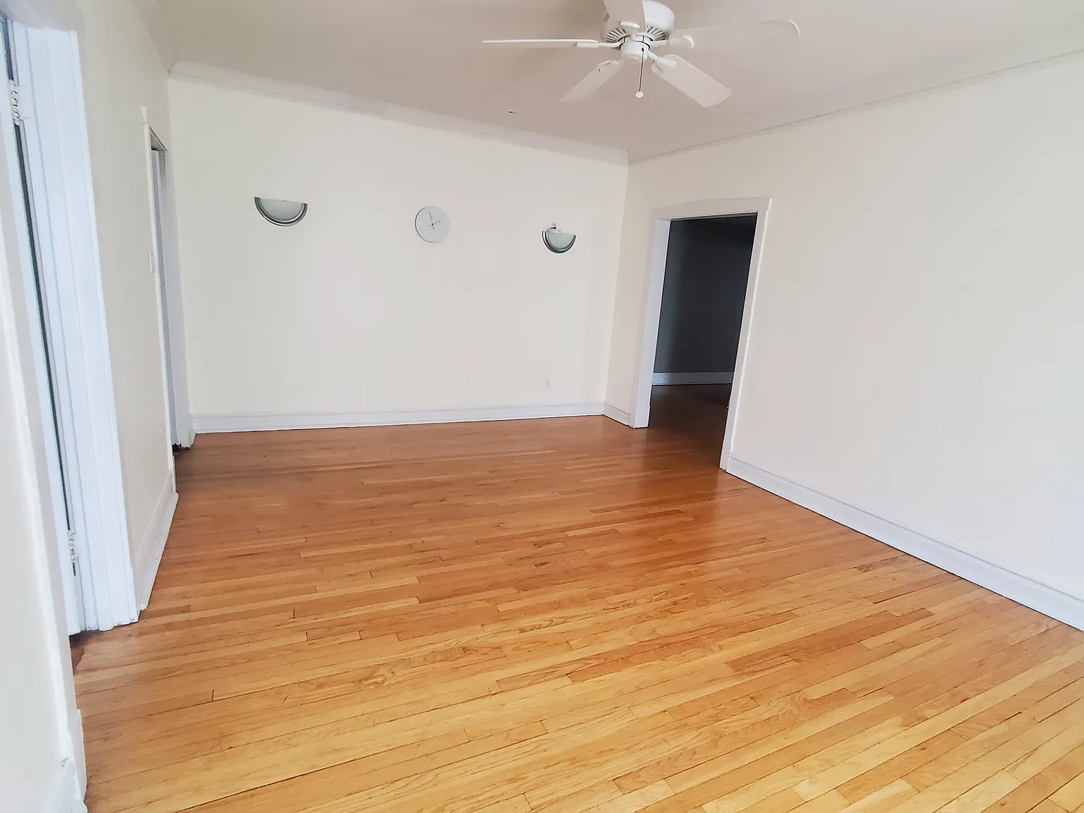 2 bed, 1600 sqft, $2,300 — Photo 3