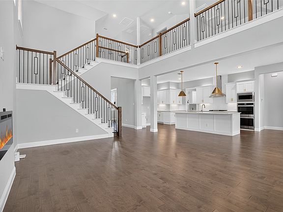 5th image of 2528 Horsetail Rd