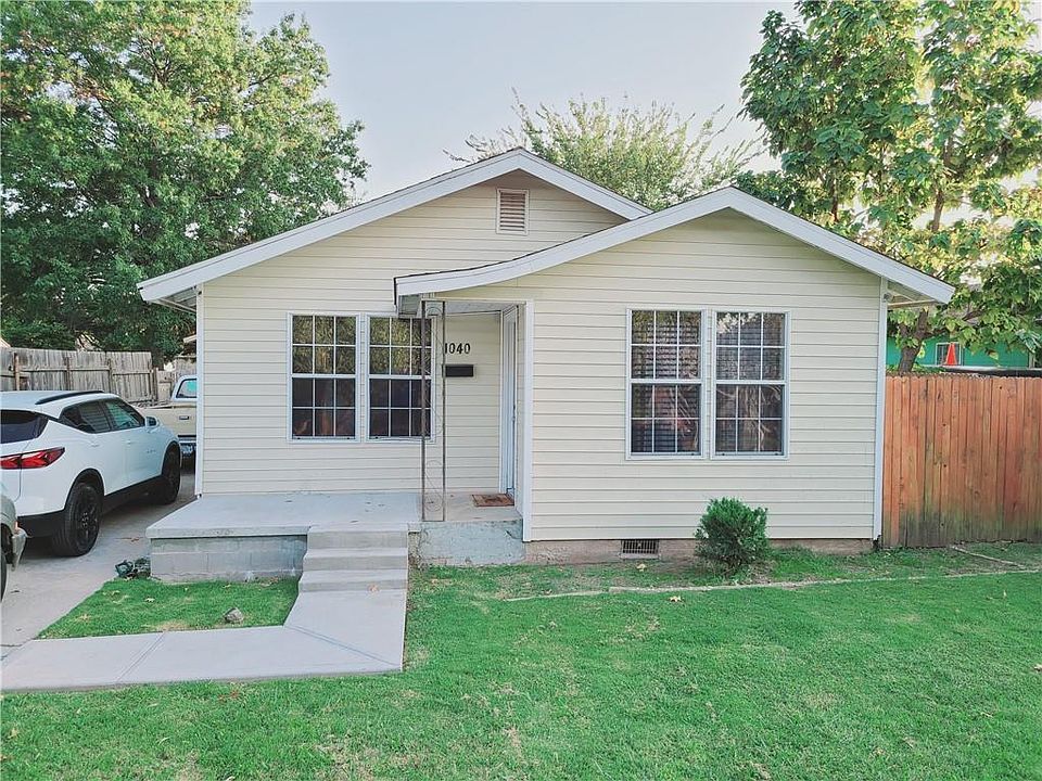 1st image of 1040 SW 32nd St
