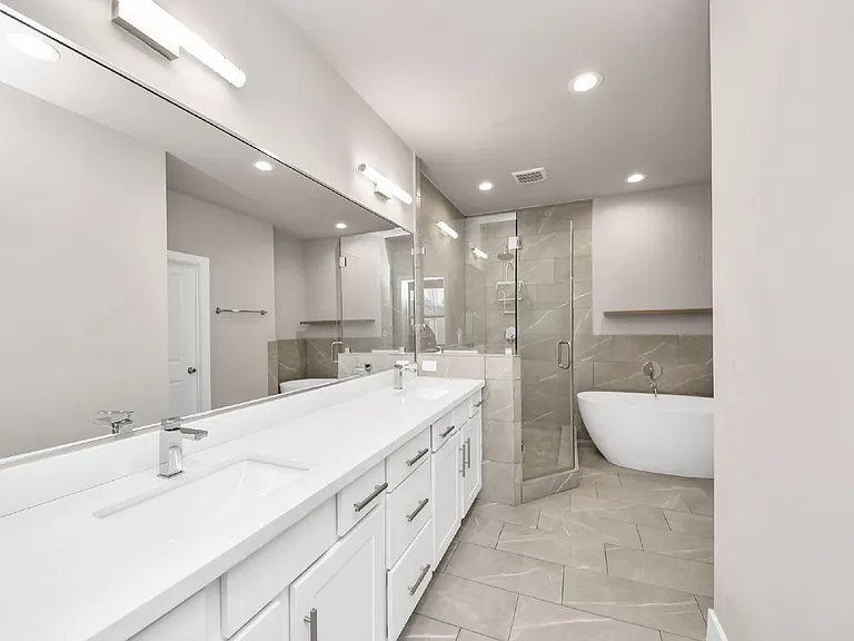 2114 Stuart St — Photo 31