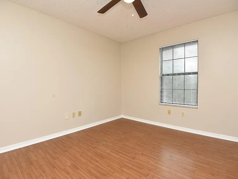 5462 Bracken Ct — Photo 16