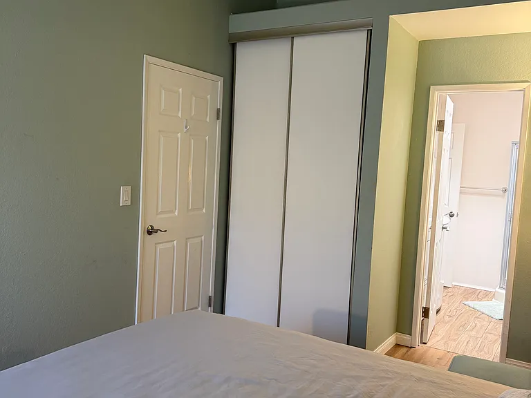 1007 Howard Ave #46 — Photo 4