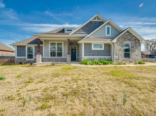 1690 Cavalry Ln, Prairie Grove, AR 72753