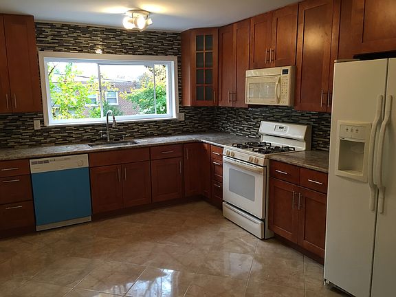 3rd image of 604 Artwood Dr